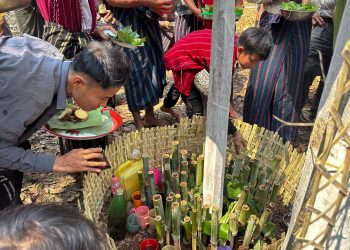 Youth Kayah Traditional Pole Festival in Demoso
