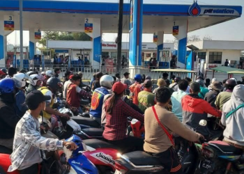 Fuel Panic Grips Myanmar Border Towns Amid Middle East Conflict Fears