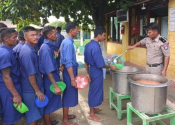 Female Political Prisoners in Myanmar Forced to Eat Leftovers as Guards Feed Livestock First